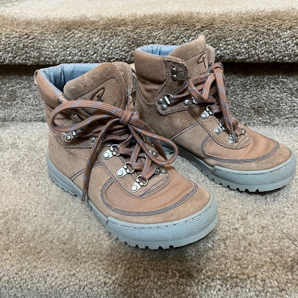 Erem Women’s Hiking Boots size 6